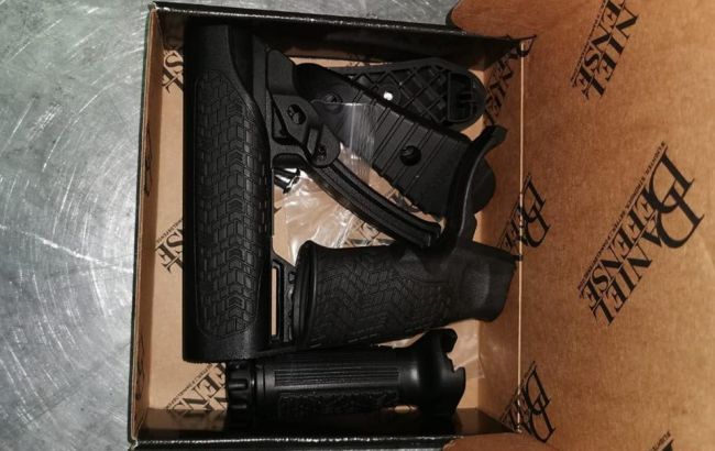 В Одессе задержали гражданина РФ с составляющими к оружию