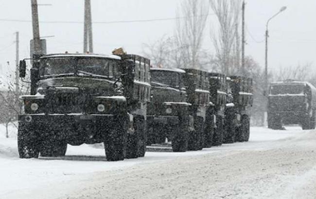 В Донецк ежедневно прибывают около 20 тентованных грузовиков из РФ, - ИС