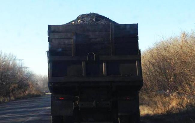 У Донецькій обл. затримано вантажівку з вугіллям за спробу обійти контрольний пост, - Держприкордонслужба