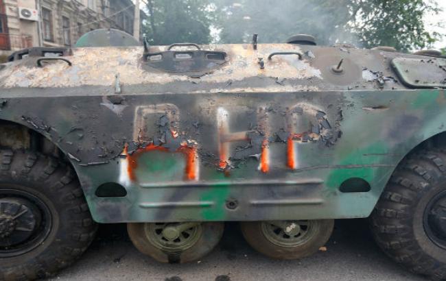 Силы АТО в ходе боев в донецком аэропорту подбили бронемашину террористов, - СМИ