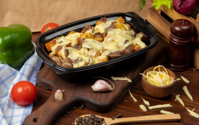 Запіканка з картоплі, печериць і курки: рецепт ситної і бюджетної страви