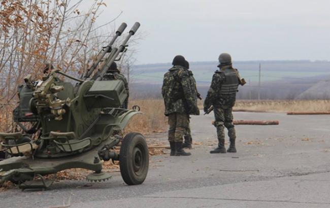 Бойовики за добу 55 раз обстріляли позиції сил АТО, - штаб