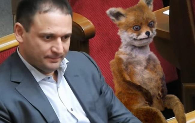 "Занюхивает или глотает": Кива назвал Добкина-младшего "животным"