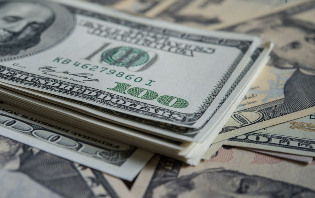 Долар стабільний, євро дешевшає: які курси в обмінниках