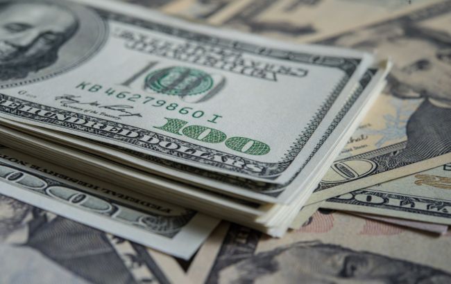 Доллар стабильный, евро дешевеет: какие курсы в обменниках