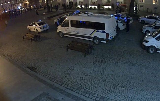 Во Львове во время драки фанатов пострадали полицейские