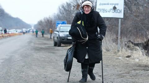 У звільнених на Донбасі селищах відновили виплату пенсій