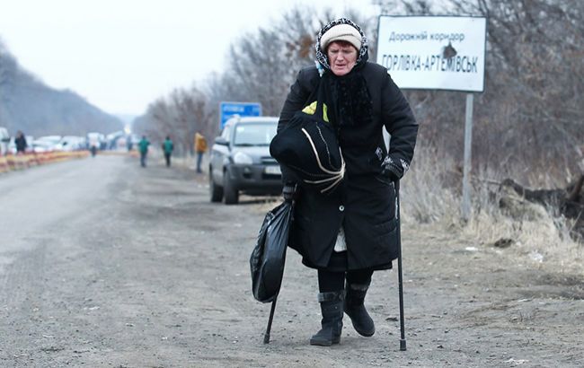 Снегопады на Донбассе блокируют пропуск через линию разграничения