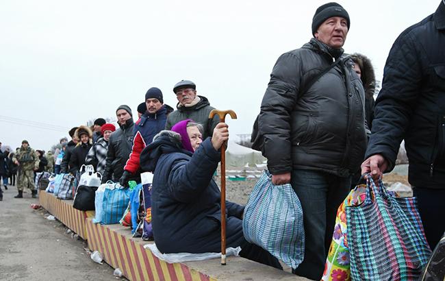 За сутки на Донбассе пункты пропуска пересекли почти 34 тыс. человек