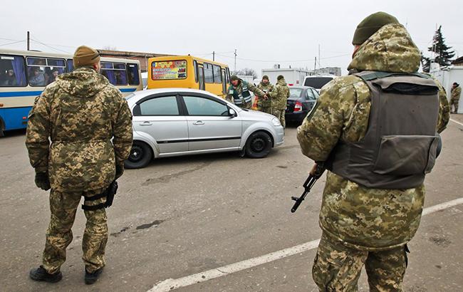 КПВВ на Донбасі за добу перетнули 28,5 тис. осіб