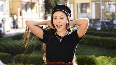 "Принцеса ночі": дочка Олі Полякової в купальнику похвалилася вечірнім релаксом в басейні