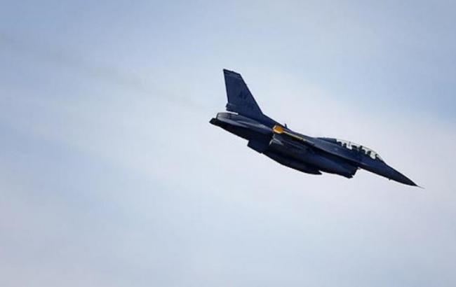 НАТО вдвічі скоротить число патрульних літаків в Прибалтиці