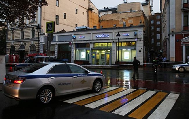 В центре Москвы бизнесмен захватил отделение банка, держит заложников