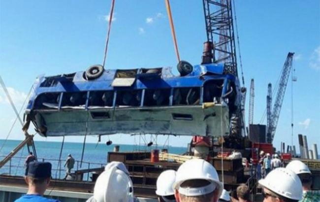 Падіння автобуса в Керченську протоку: кількість жертв досягла 18