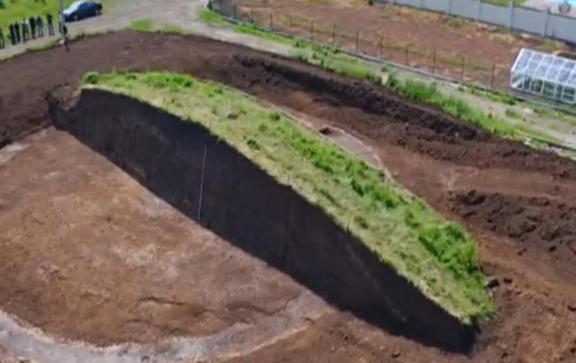 На Харьковщине раскопали огромный древний курган