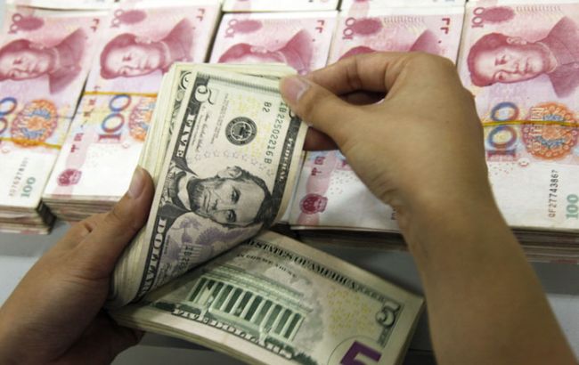 В Китае за коррупцию осудили почти 300 тысяч чиновников в 2015 году