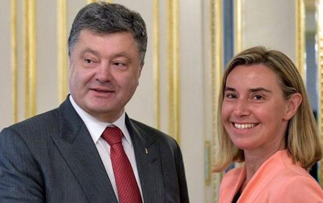Порошенко и Могерини рассчитывают на введение для Украины безвизового режима с ЕС к маю 2015 г