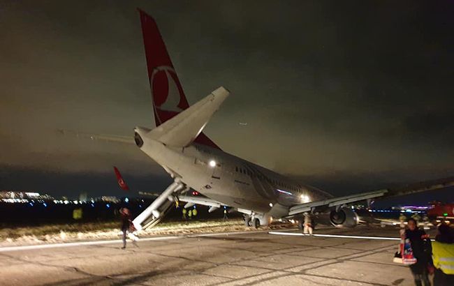 В аеропорту Одеси скасовані всі рейси через аварію літака