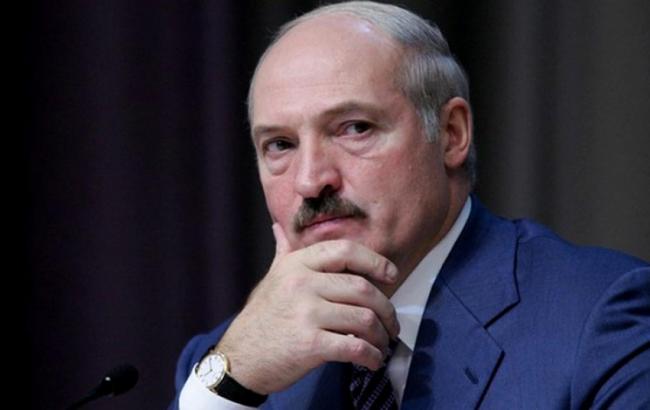 Лукашенко поздравил Порошенко с Днем независимости Украины