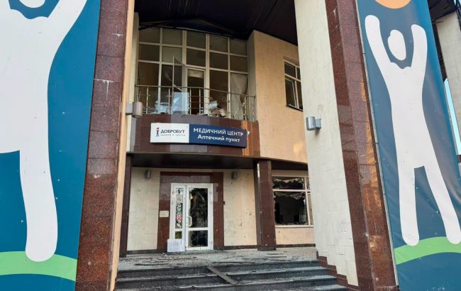 "Добробут" на Позняках в Киеве закрыли на несколько дней после прилета баллистики