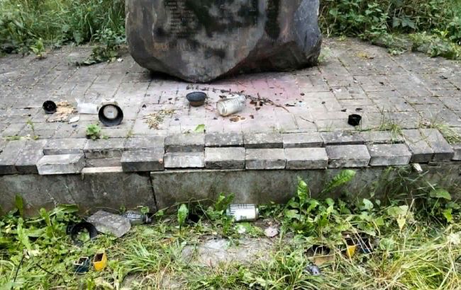 У Польщі вандали пошкодили український військовий меморіал, посольство відреагувало