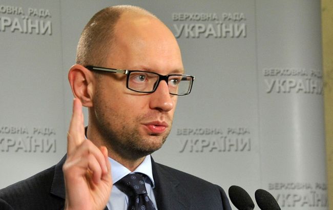 Украина в 2015 г. будет настаивать на той же схеме поставок российского газа, что и в прошлом году, - Яценюк