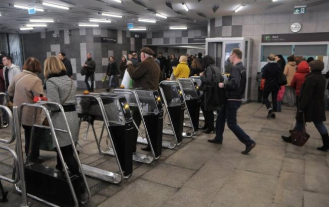 У Києві відкрили станцію метро "Театральна" після перевірки на мінування