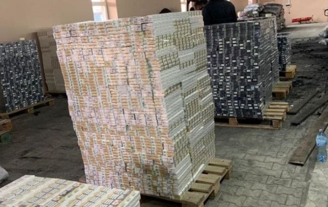 Таможенники блокировали вывоз в Румынию украинских сигарет на 2,7 млн гривен