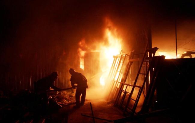 В Киевской области произошел пожар на свалке