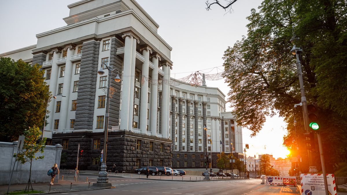 "Тисяча Зеленського": Кабмін визначив, скільки коштів витратять