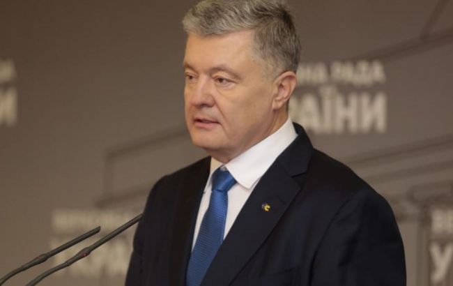 Порошенко: влада стала на рейки Антимайдану