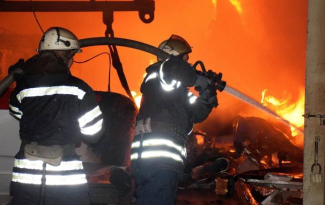 В Харькове в результате пожара на предприятии погиб мужчина