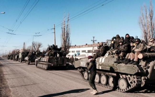 В Дебальцево продолжается боевая операция, - штаб АТО