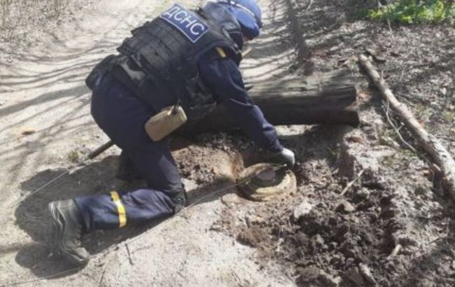 Під час розмінування Київської області знешкодили 16,5 тисяч вибухонебезпечних предметів, - ОВА