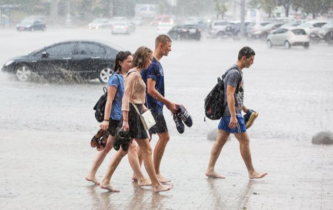 Буде тепло, але "мокро": синоптики уточнили прогноз на неділю