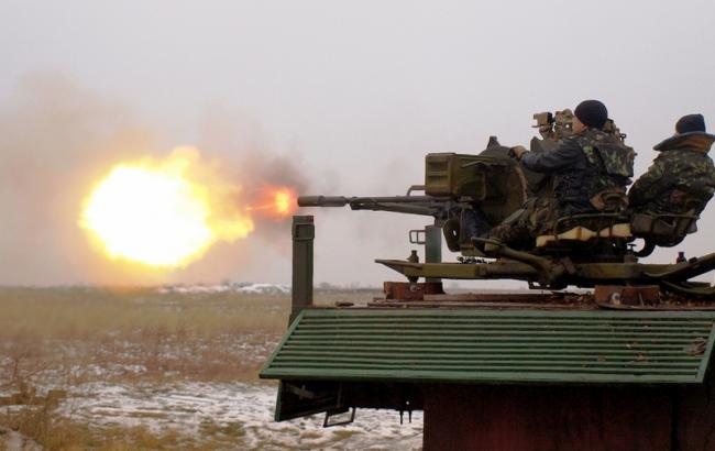 В Донецке зафиксированы 20 единиц бронетехники и 30 артиллерийских систем боевиков и РФ, - ИС