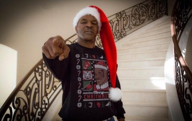 Грозный Майк Тайсон поздравил всех с наступающими праздниками