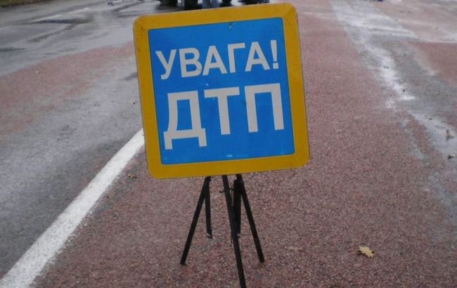 У Закарпатській обл. зіткнулися автобус і авто з чеськими номерами, є постраждалі