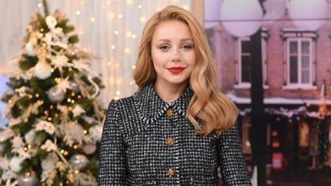 "Гуцулочка!" Кароль очаровала фанатов рождественским образом