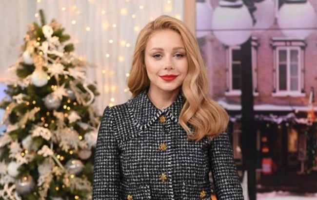 "Гуцулочка!" Кароль зачарувала фанатів різдвяним вбранням