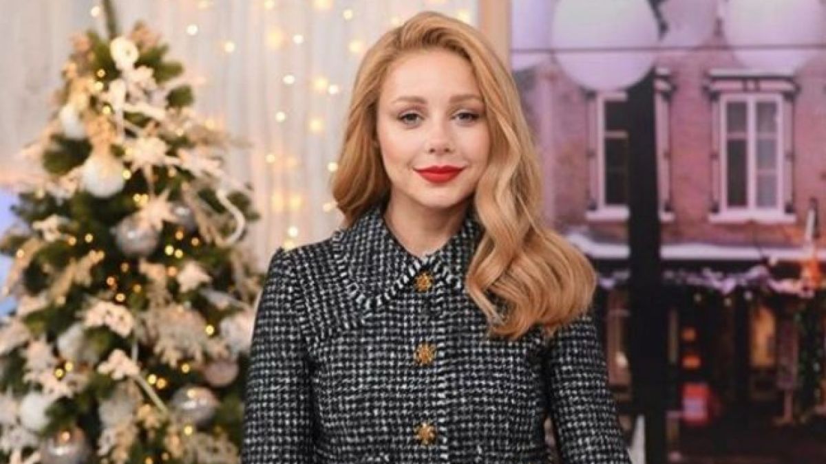 "Припиняй худнути": Тіна Кароль приголомшила витонченими формами в розкішному вбранні