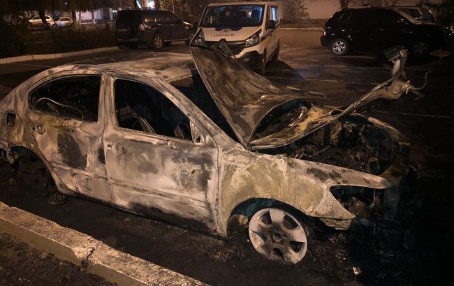В Одессе сожгли автомобиль руководителя таможни