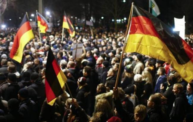 Антиисламский митинг в Дрездене собрал несколько тысяч человек