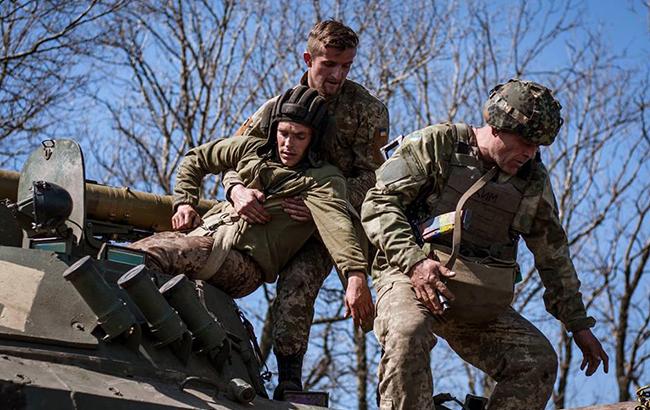 В зоне АТО погиб украинский военный, еще один ранен