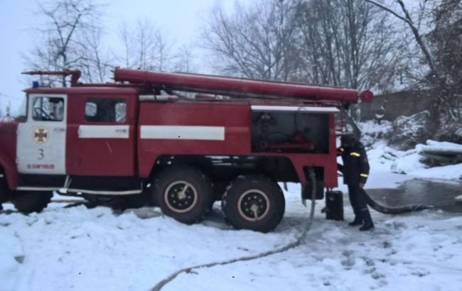 У Хмельницькій області на пожежі в квартирі отруїлися двоє дітей