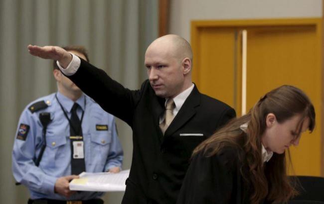 Андрес Брейвік привітав адвокатів нацистським жестом