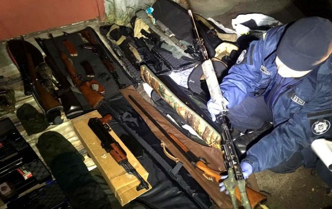 В Ровно полиция изъяла более 10 тыс. единиц оружия и боеприпасов