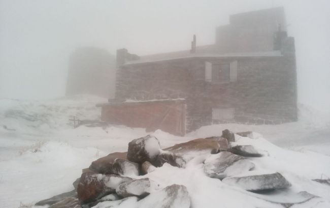 В Карпатах идет снег