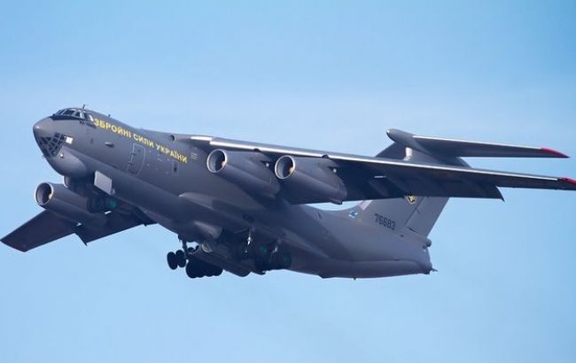 Український літак з евакуйованими громадянами прилетів з Делі