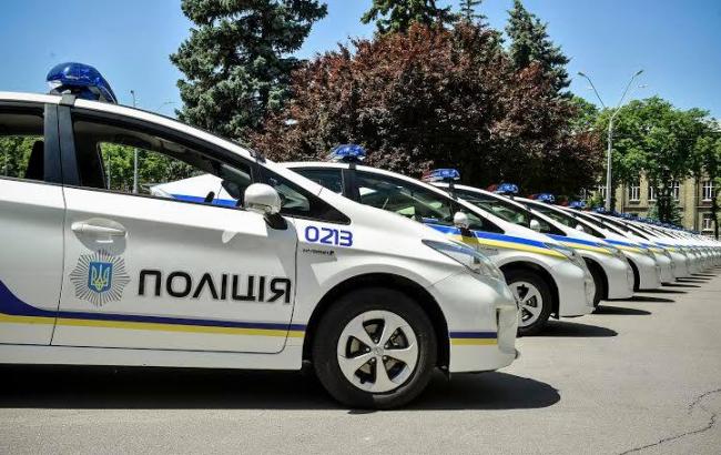 В Житомире задержанный водитель напал на полицейского с ножом